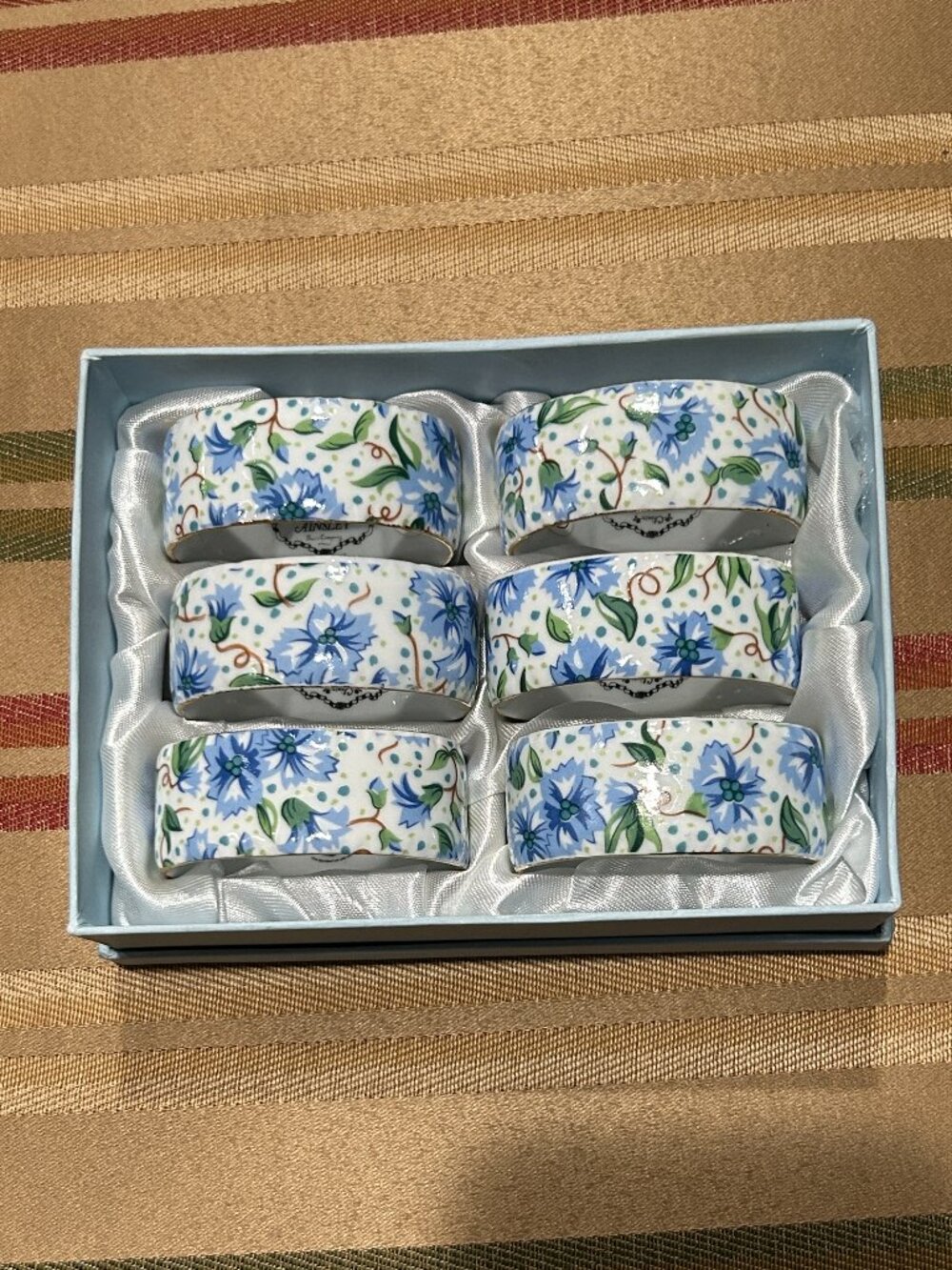 Two's Company Ainsley Chintz Blue Floral Ceramic Porcelain Napkin Rings Set of 6